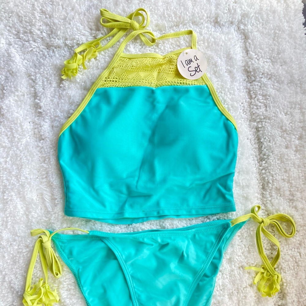 New ladies swimsuit size small